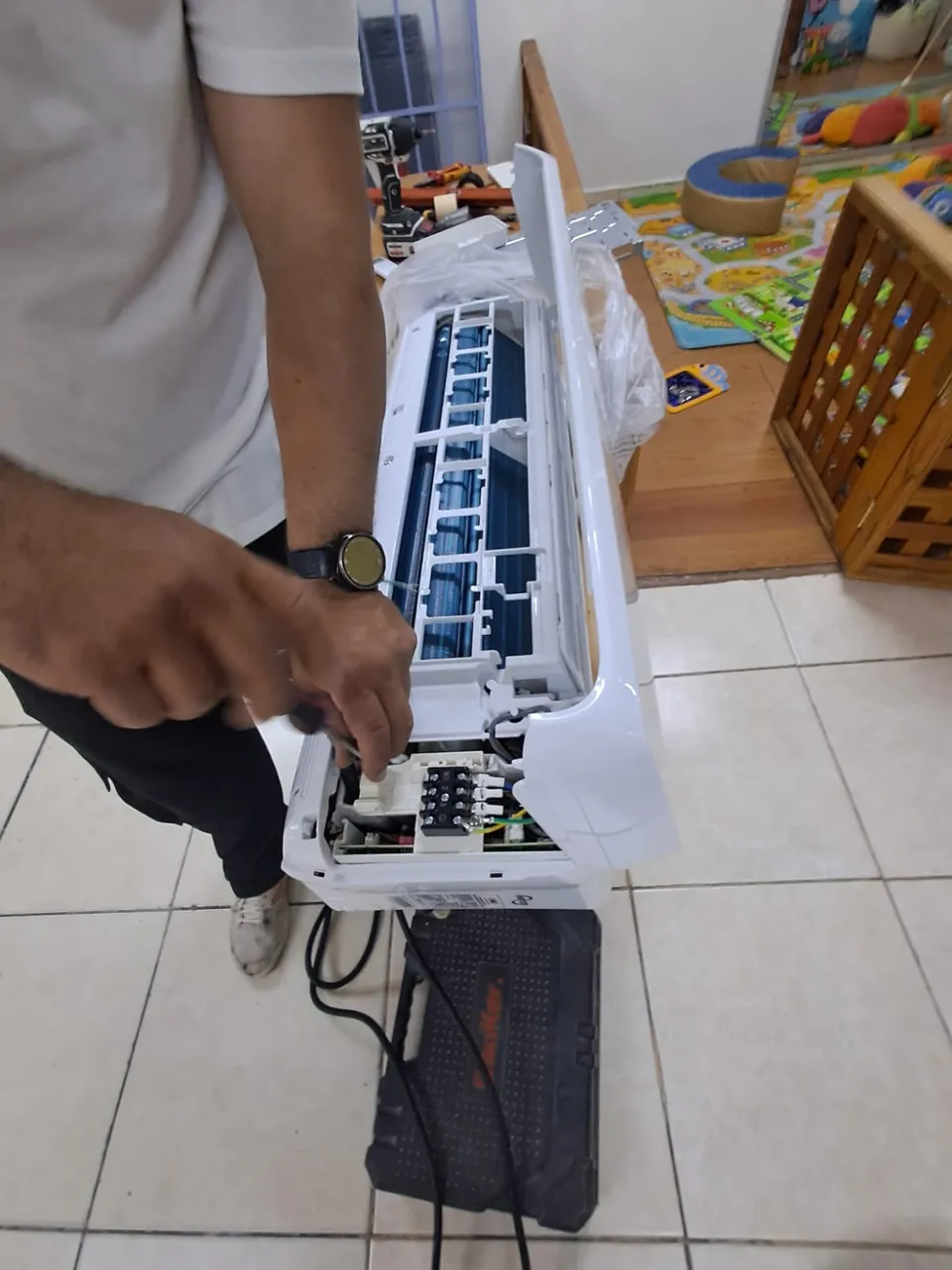 Reparación de unidad de aire acondicionado