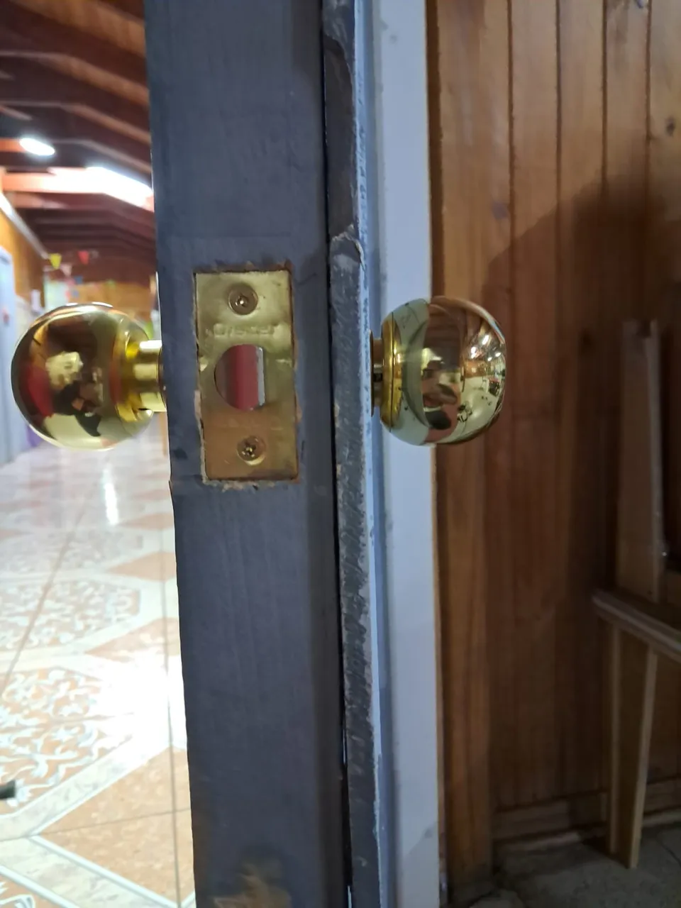 Instalación de chapas y cerrajería